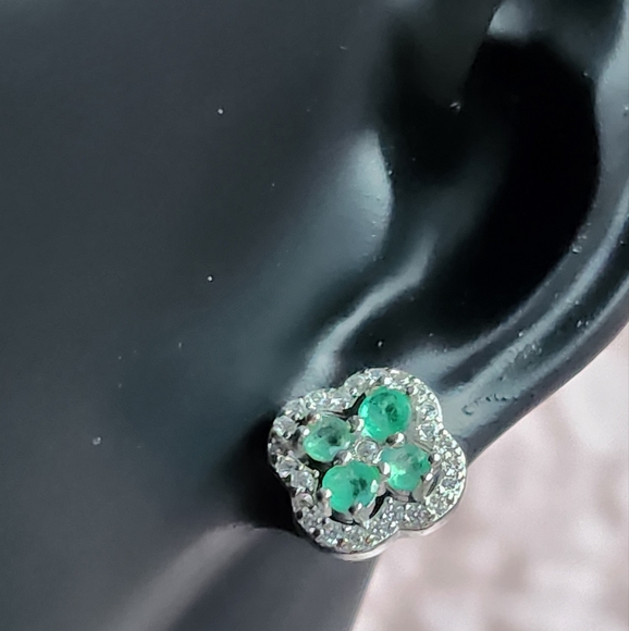 Natural Green Emerald Clover Set - Picture 2 of 6